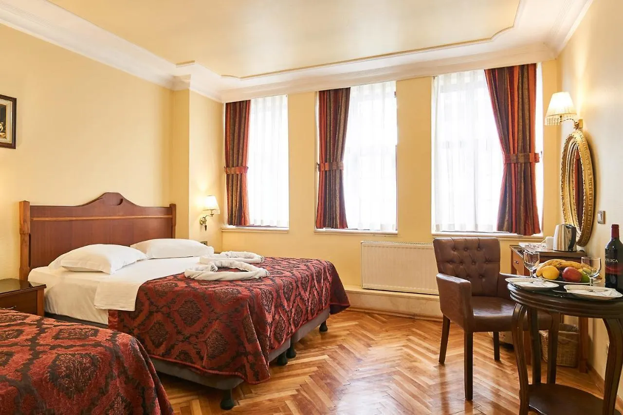 Amber Hotel & Spa Istanbul 4*,